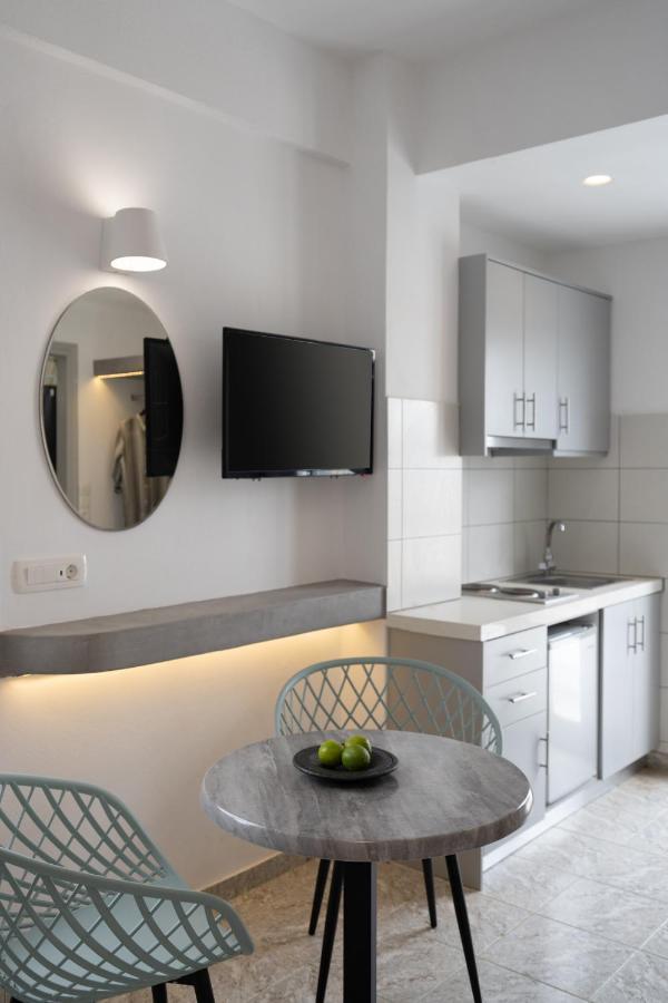 White Lily Suites & Lofts - Adults Only 16 Plus Perivolos Zewnętrze zdjęcie