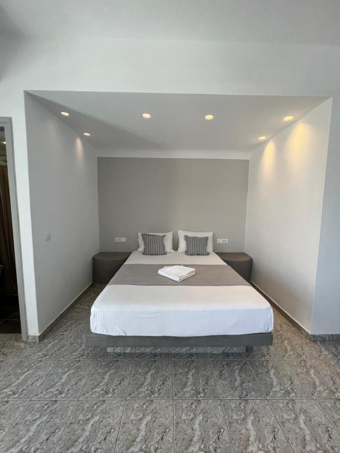 White Lily Suites & Lofts - Adults Only 16 Plus Perivolos Zewnętrze zdjęcie