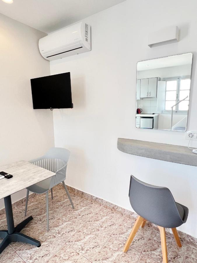 White Lily Suites & Lofts - Adults Only 16 Plus Perivolos Zewnętrze zdjęcie