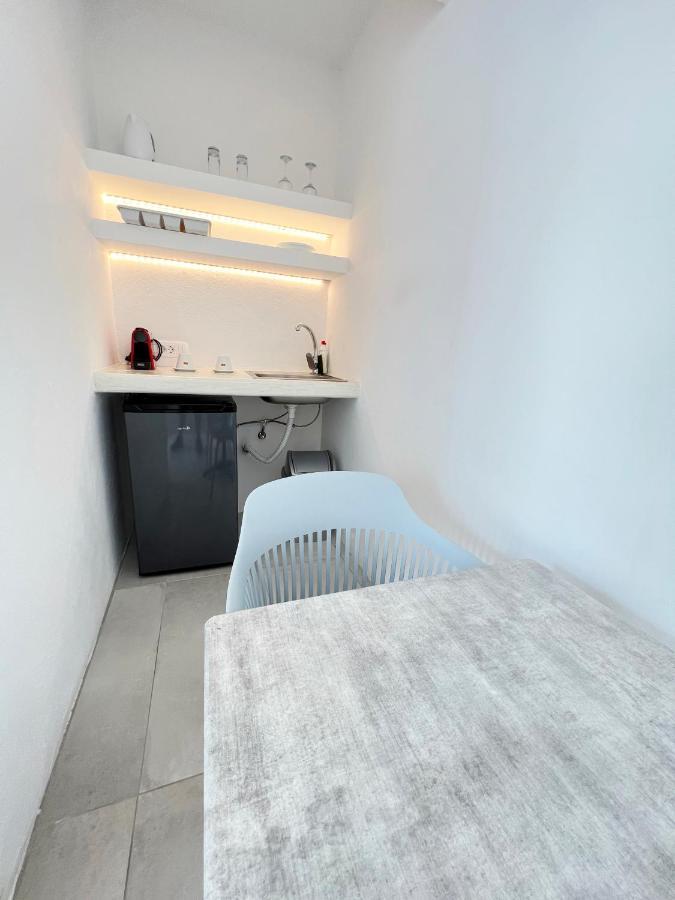 White Lily Suites & Lofts - Adults Only 16 Plus Perivolos Zewnętrze zdjęcie