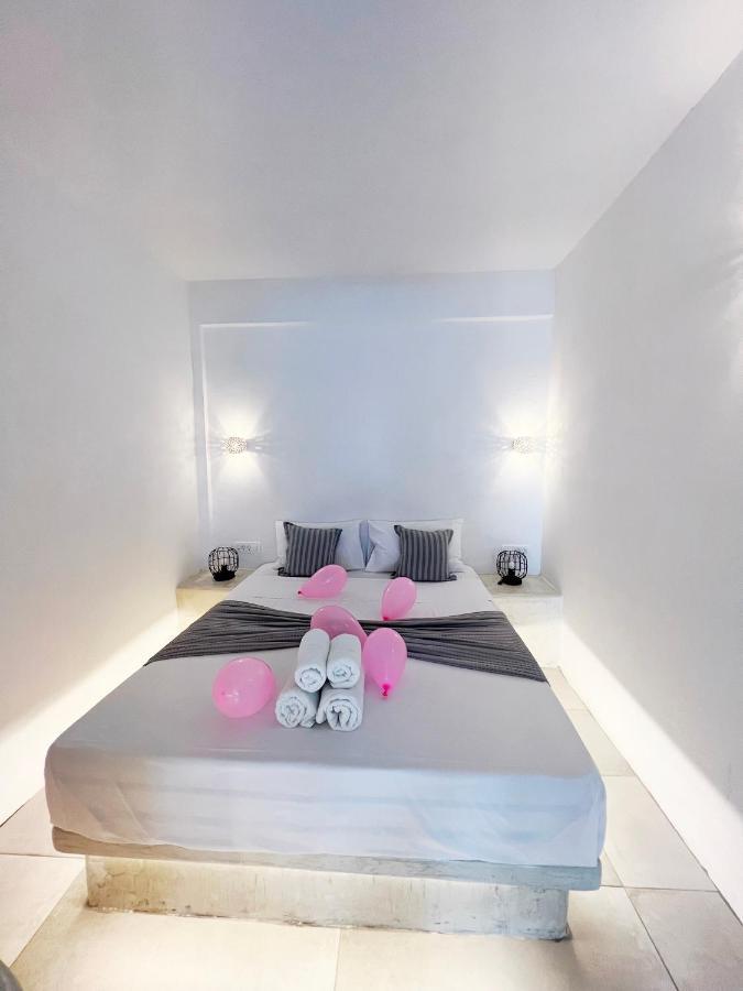 White Lily Suites & Lofts - Adults Only 16 Plus Perivolos Zewnętrze zdjęcie